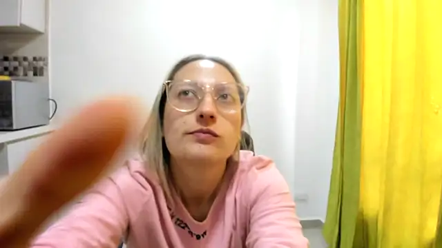 Snapshot of Adele_johnsonn1 chatting on 17, 12, 2024 Adele johnsonn1 online show from 17, 12, 2024