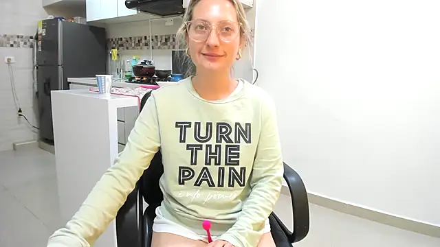 Snapshot of Adele_johnsonn1 chatting on 6, 2, 2025 Adele johnsonn1 online show from 6, 2, 2025