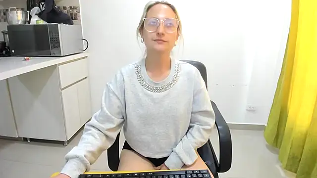 Snapshot of Adele_johnsonn1 chatting on 13, 3, 2025 Adele johnsonn1 online show from 13, 3, 2025