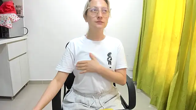 Snapshot of Adele_johnsonn1 chatting on 18, 3, 2025 Adele johnsonn1 online show from 18, 3, 2025