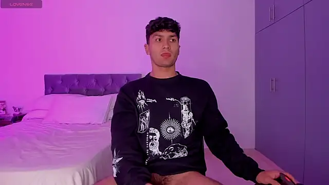 Snapshot of Valerio_James7 chatting on 11, 2, 2025 Valerio James7 online show from 11, 2, 2025