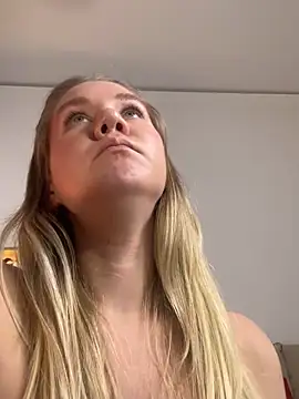 Snapshot of teasecake chatting on 20, 12, 2024 teasecake online show from 20, 12, 2024