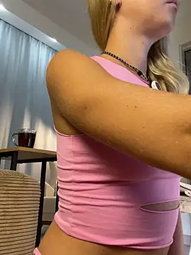 Snapshot of teasecake chatting on 27, 9, 2025 teasecake online show from 27, 9, 2025