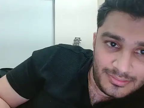 Snapshot of robintoit chatting on 28, 5, 2026 robintoit online show from 28, 5, 2026