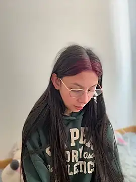 Bonniepark online show from 3, 12, 2025