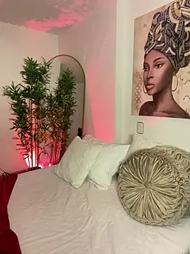  laura 02 online show from 23, 12, 2024