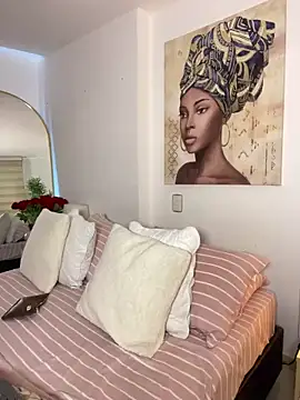  laura 02 online show from 31, 1, 2025