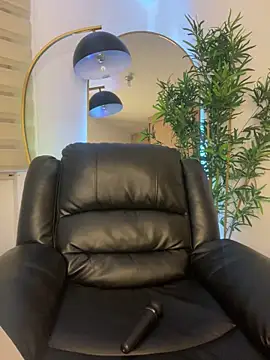  laura 02 online show from 2, 3, 2025