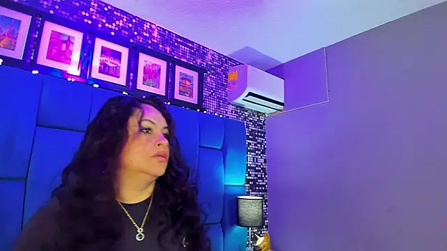 hanny milf online show from 8, 11, 2025