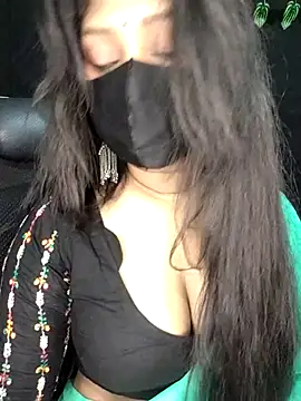 Idhika Paul online show from 15, 11, 2025