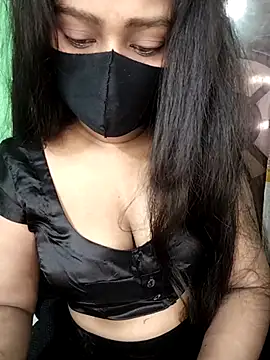 Idhika Paul online show from 4, 12, 2025