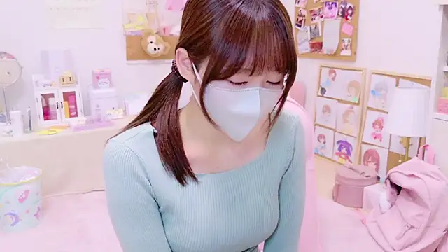 Yui-Ch online show from 11, 1, 2025