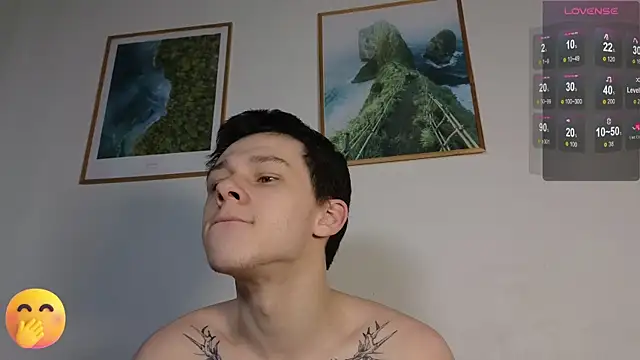 Snapshot of R1mmo__ chatting on 19, 3, 2025 R1mmo online show from 19, 3, 2025