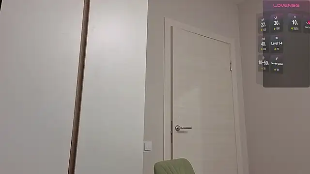 Snapshot of R1mmo__ chatting on 16, 9, 2025 R1mmo online show from 16, 9, 2025