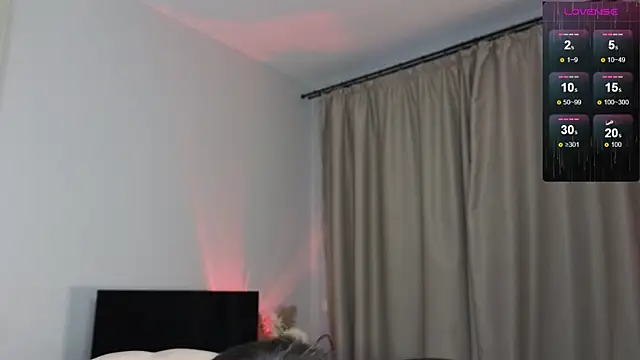 Snapshot of R1mmo__ chatting on 13, 11, 2025 R1mmo online show from 13, 11, 2025