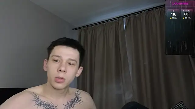 Snapshot of R1mmo__ chatting on 20, 11, 2025 R1mmo online show from 20, 11, 2025