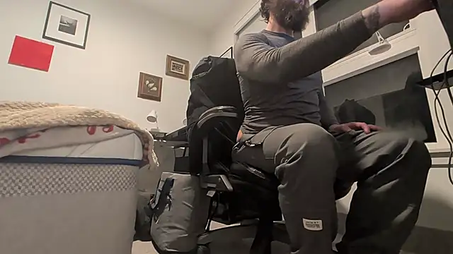 Armyexhibitionistvet online show from 14, 12, 2025