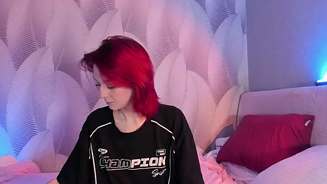 Snapshot of CrystalRey chatting on 2, 3, 2025 CrystalRey online show from 2, 3, 2025