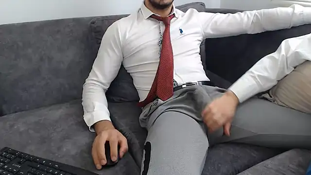 Snapshot of Naughtb0y chatting on 10, 7, 2026 Naughtb0y online show from 10, 7, 2026