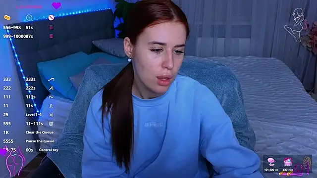 Milkissss online show from 4, 3, 2025