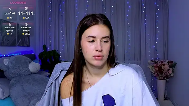 Milkissss online show from 3, 10, 2025