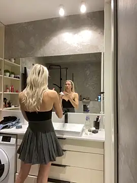 LuisaBecker online show from 8, 12, 2024