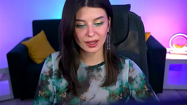 NicoleMun online show from 4, 3, 2025