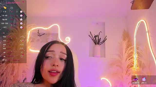 ViolettaHotLatin  online show from 25, 2, 2025