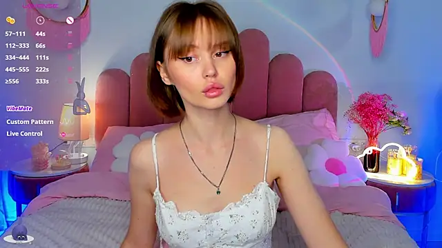 Snapshot of MaryLew chatting on 18, 10, 2025 MaryLew online show from 18, 10, 2025