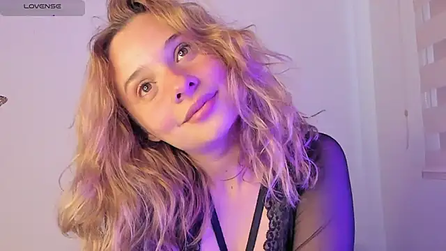 Sophy Bunny online show from 20, 12, 2024