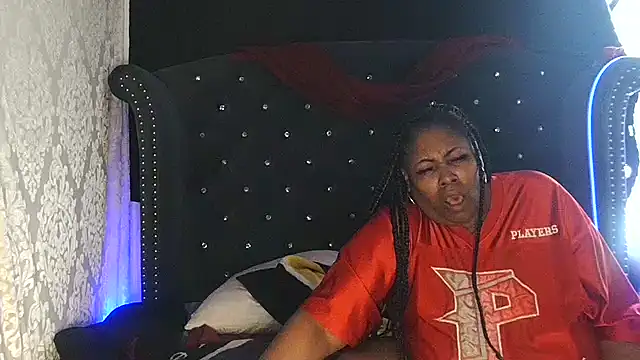 Snapshot of msyvette1970@xh chatting on 10, 12, 2024 msyvette1970xh online show from 10, 12, 2024