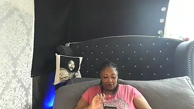 Snapshot of msyvette1970@xh chatting on 15, 1, 2025 msyvette1970xh online show from 15, 1, 2025