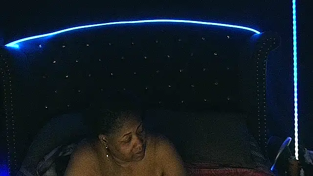 Snapshot of msyvette1970@xh chatting on 1, 2, 2025 msyvette1970xh online show from 1, 2, 2025