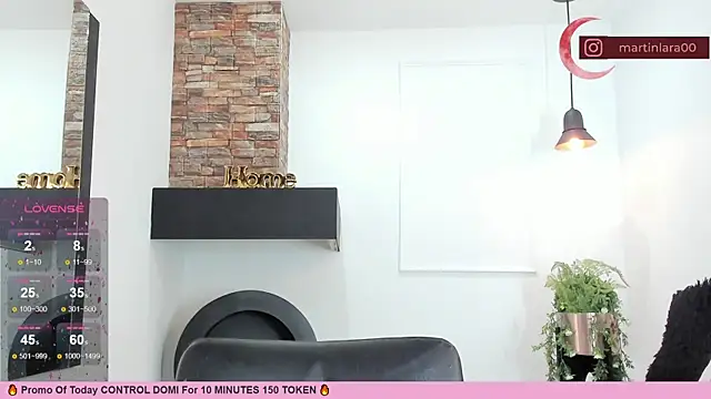 Snapshot of _LaraMom_ chatting on 6, 2, 2025 LaraMom online show from 6, 2, 2025