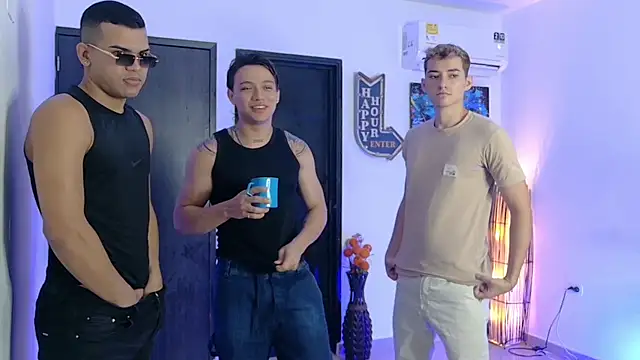 Snapshot of Boysgang_sex chatting on 22, 11, 2025 Boysgang sex online show from 22, 11, 2025