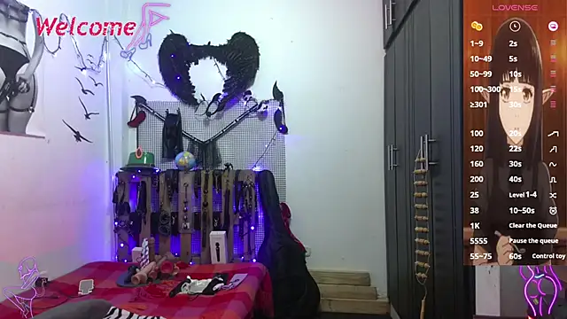 Snapshot of _Hanna_white_ chatting on 8, 11, 2025 Hanna white online show from 8, 11, 2025