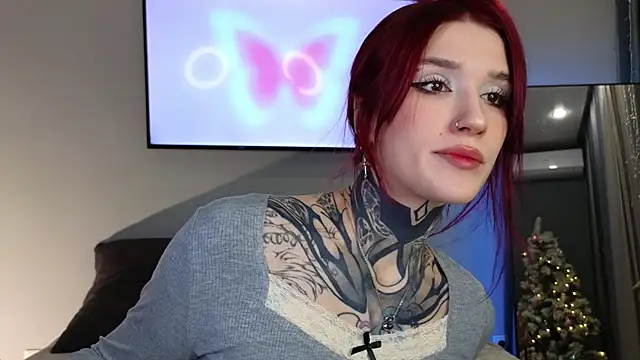 Snapshot of SophieInkk chatting on 19, 12, 2025 SophieInkk online show from 19, 12, 2025