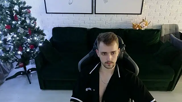 Snapshot of Larstar01 chatting on 6, 12, 2024 Larstar01 online show from 6, 12, 2024