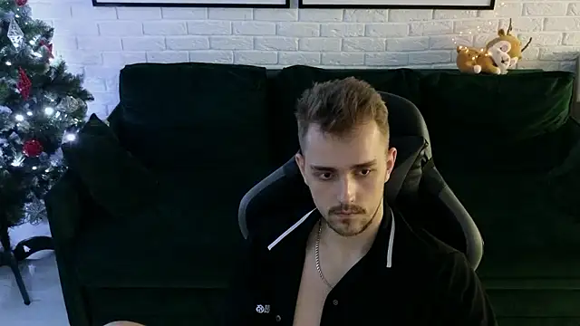 Snapshot of Larstar01 chatting on 6, 12, 2024 Larstar01 online show from 6, 12, 2024