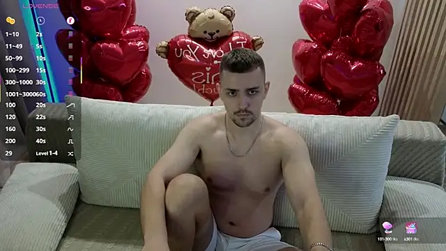 Snapshot of Larstar01 chatting on 9, 10, 2025 Larstar01 online show from 9, 10, 2025