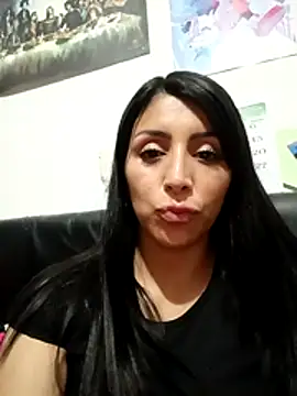 tiffani  love online show from 21, 12, 2025