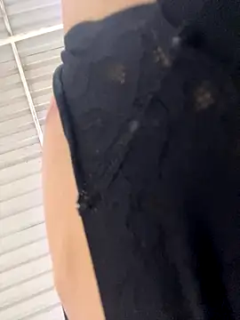 Snapshot of lulu_kis chatting on 2, 12, 2025 lulu kis online show from 2, 12, 2025