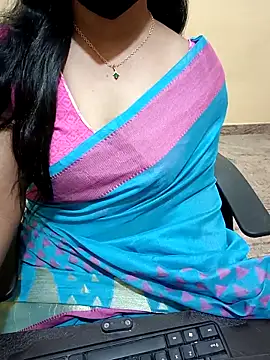 Snapshot of Nithya_05 chatting on 13, 9, 2025 Nithya 05 online show from 13, 9, 2025