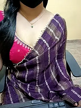 Snapshot of Nithya_05 chatting on 6, 10, 2025 Nithya 05 online show from 6, 10, 2025