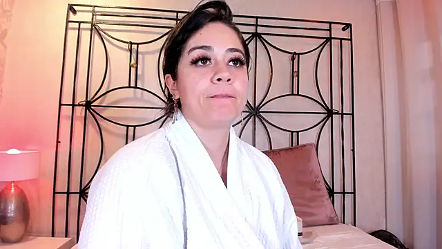 nahomi sweett online show from 22, 3, 2025