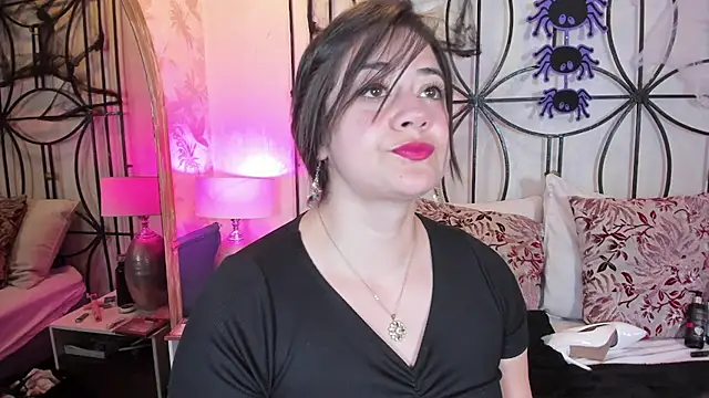 nahomi sweett online show from 21, 10, 2025