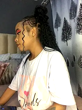 Snapshot of Nicole_Liam_ chatting on 30, 9, 2025 Nicole Liam online show from 30, 9, 2025