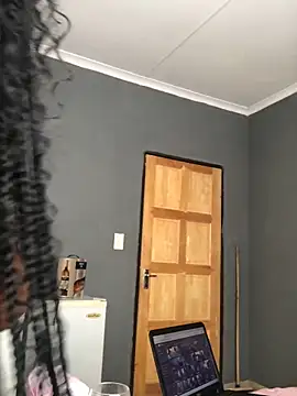 Snapshot of Nicole_Liam_ chatting on 6, 10, 2025 Nicole Liam online show from 6, 10, 2025