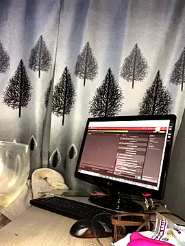 Snapshot of Nicole_Liam_ chatting on 11, 10, 2025 Nicole Liam online show from 11, 10, 2025