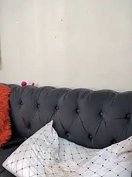 Snapshot of Nicole_Liam_ chatting on 15, 12, 2025 Nicole Liam online show from 15, 12, 2025